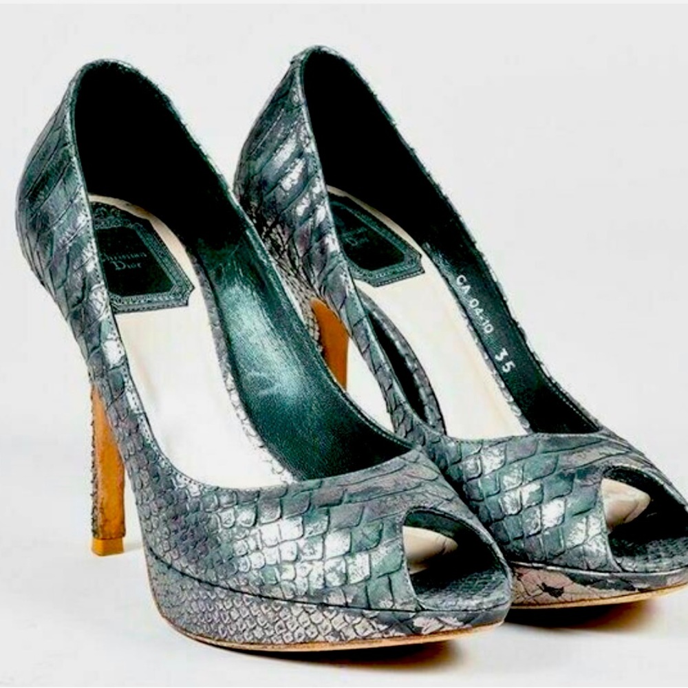 Christian Dior Grey Iridescent Pumps Size 40 US 9 (retail for $850)